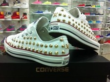 Converse all star Basse Bianche personalizzate con Borchie oro e Teschio Oro 