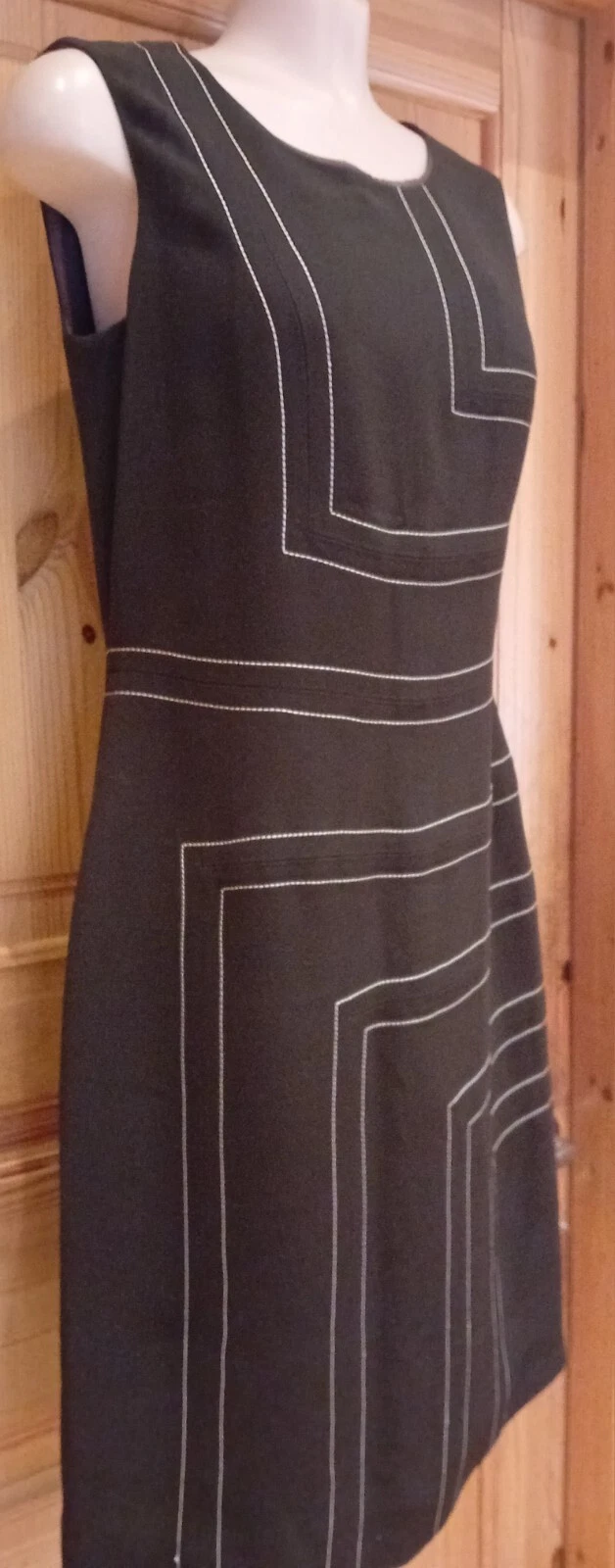 Abito Moschino ""Economico e chic"" taglia 10