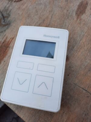 Honeywell TR42 Temperature Sensor - Reliable Indoor Environment Control