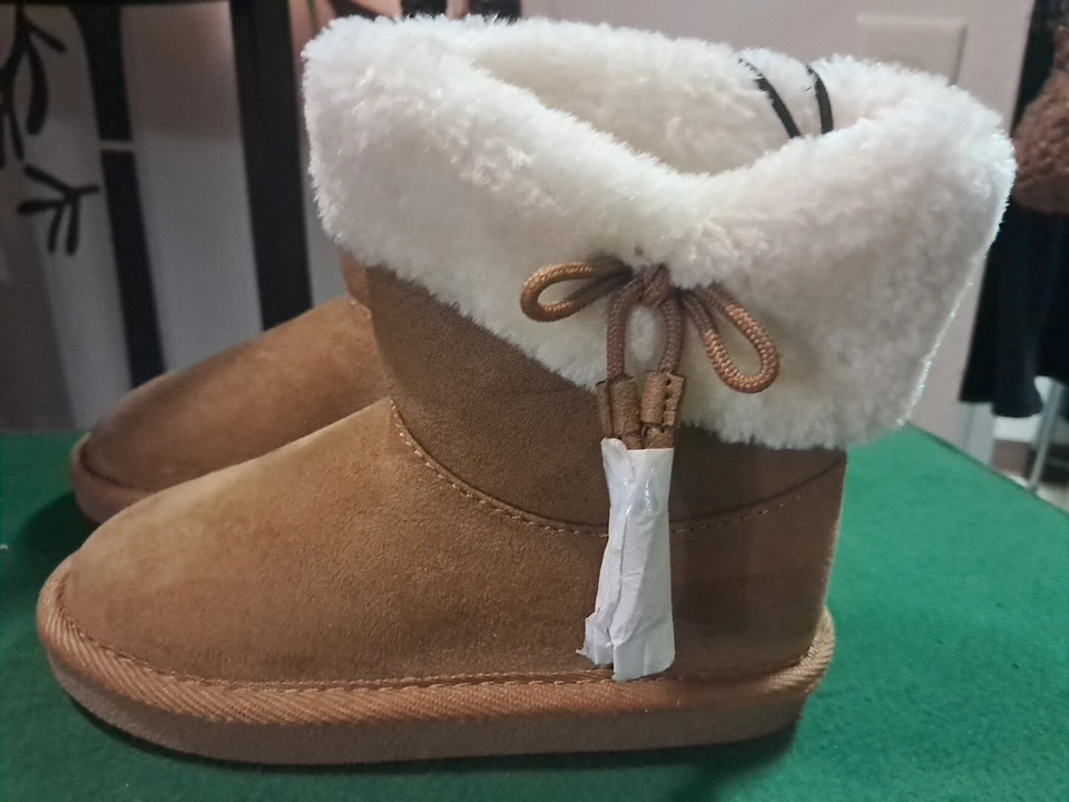 Botas de invierno JCPENNEY Okie Dokie coñac pull-on nuevas con etiquetas para niños 10 medianas  Foto 4 de 4