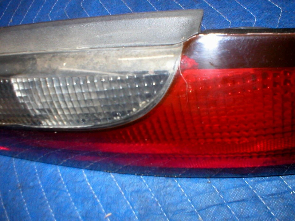 Luz trasera Chevrolet Camaro 1993-2002 lado del pasajero carcasa trasera original GM ORIGINAL Foto 3 de 4
