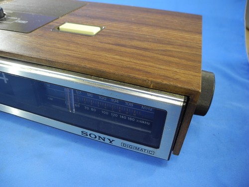 VTG 1970s Sony ICF-C670W Digimatic AM/FM Flip Clock Alarm Radio Tested - Video! - Picture 5 of 13