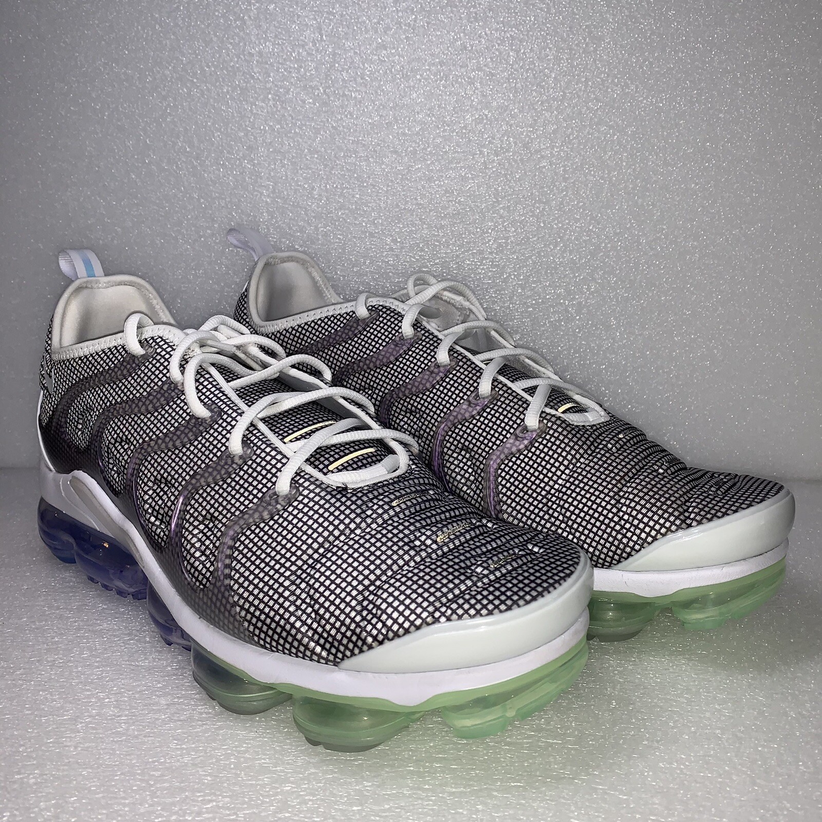 air vapormax plus grid print