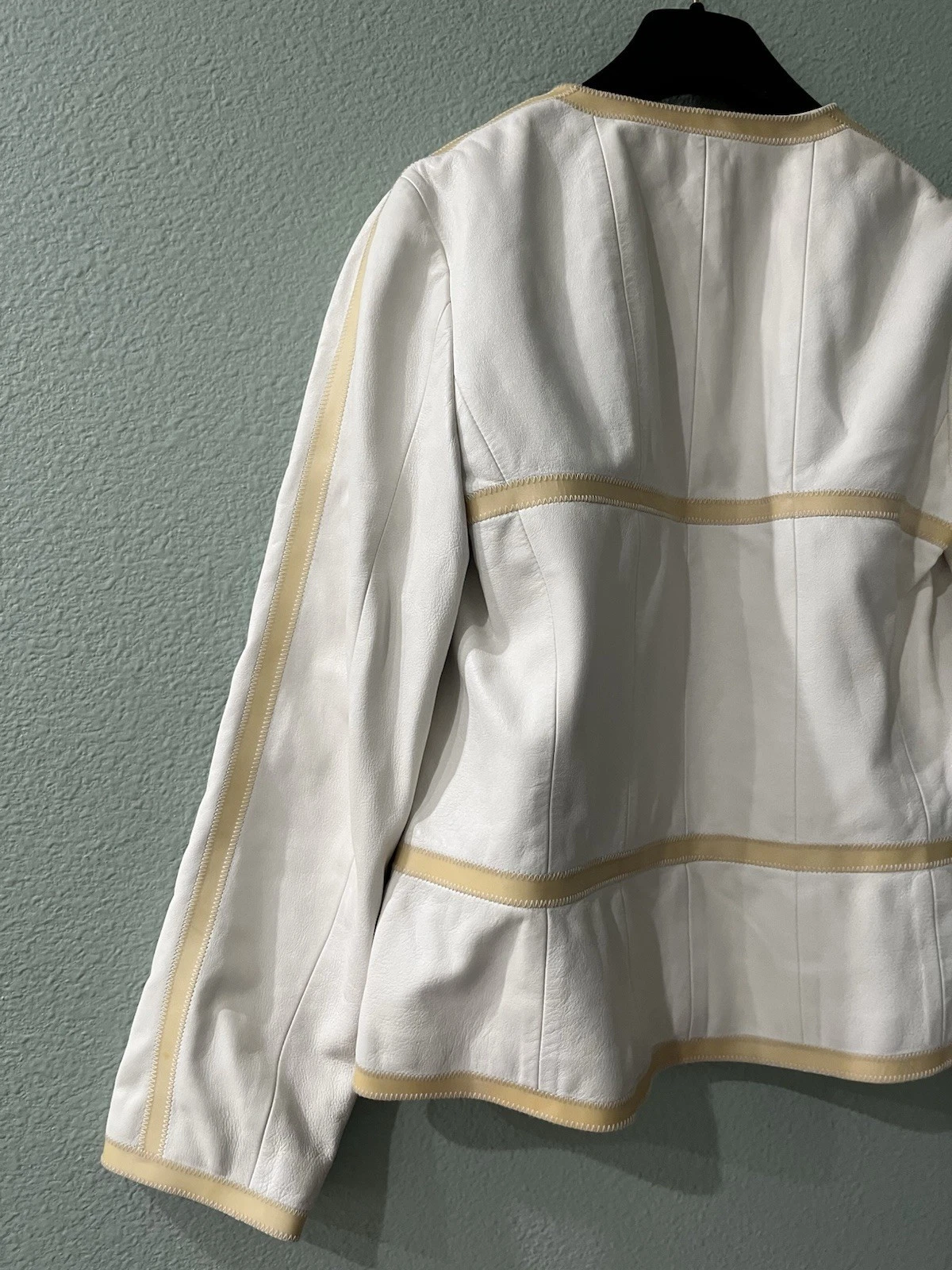 CHANEL PARIS RUNWAY 2CC BOTTONE SPLENDIDA CLASSICA GIACCA PELLE DI AGNELLO BIANCA 38