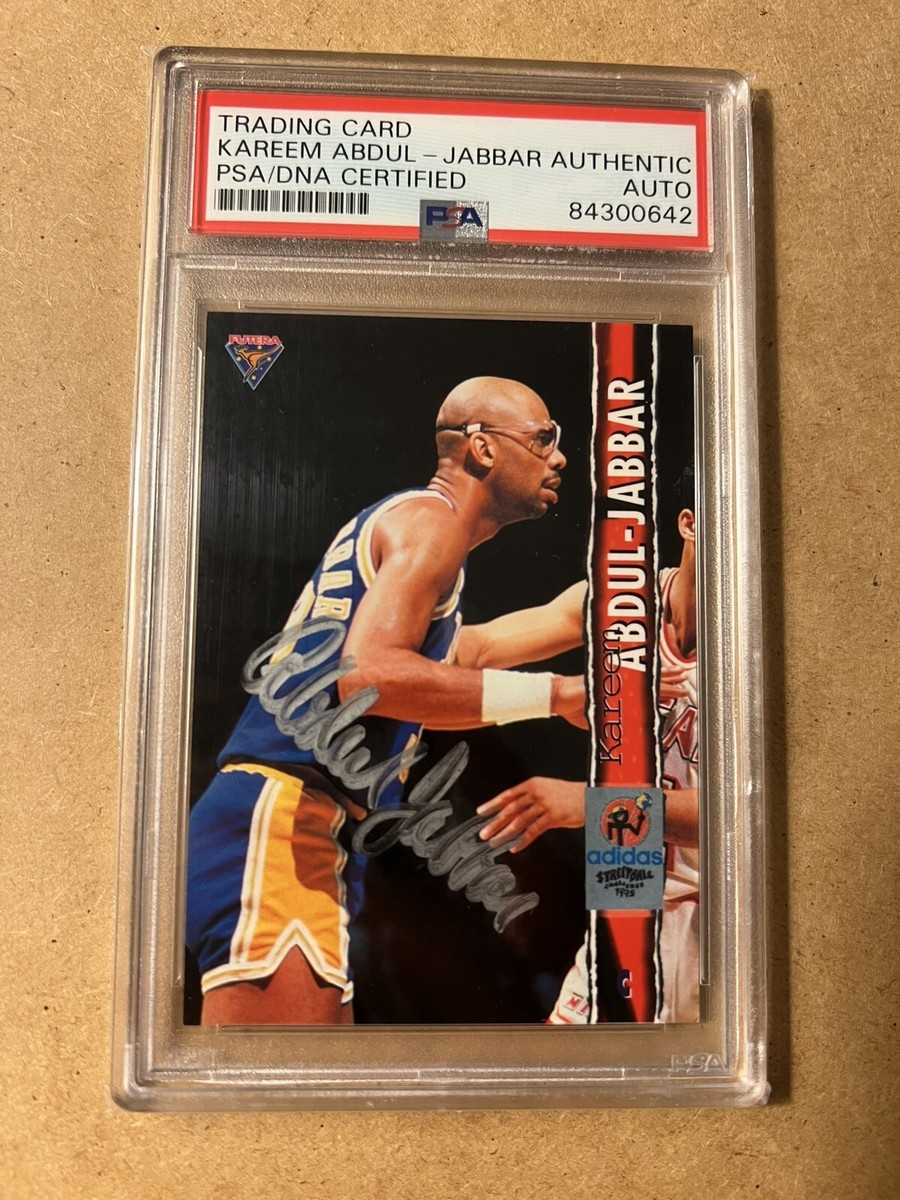NBAカード kareem abdul jabber auto KAREEM ABDUL JABBAR Signed Auto 1969 Topps Basketball Rookie