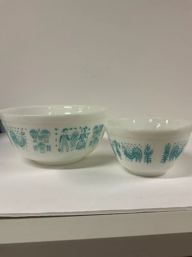 Pyrex White Turquoise Amish Butterprint Nesting Bowl Set 2pc 401 and 403