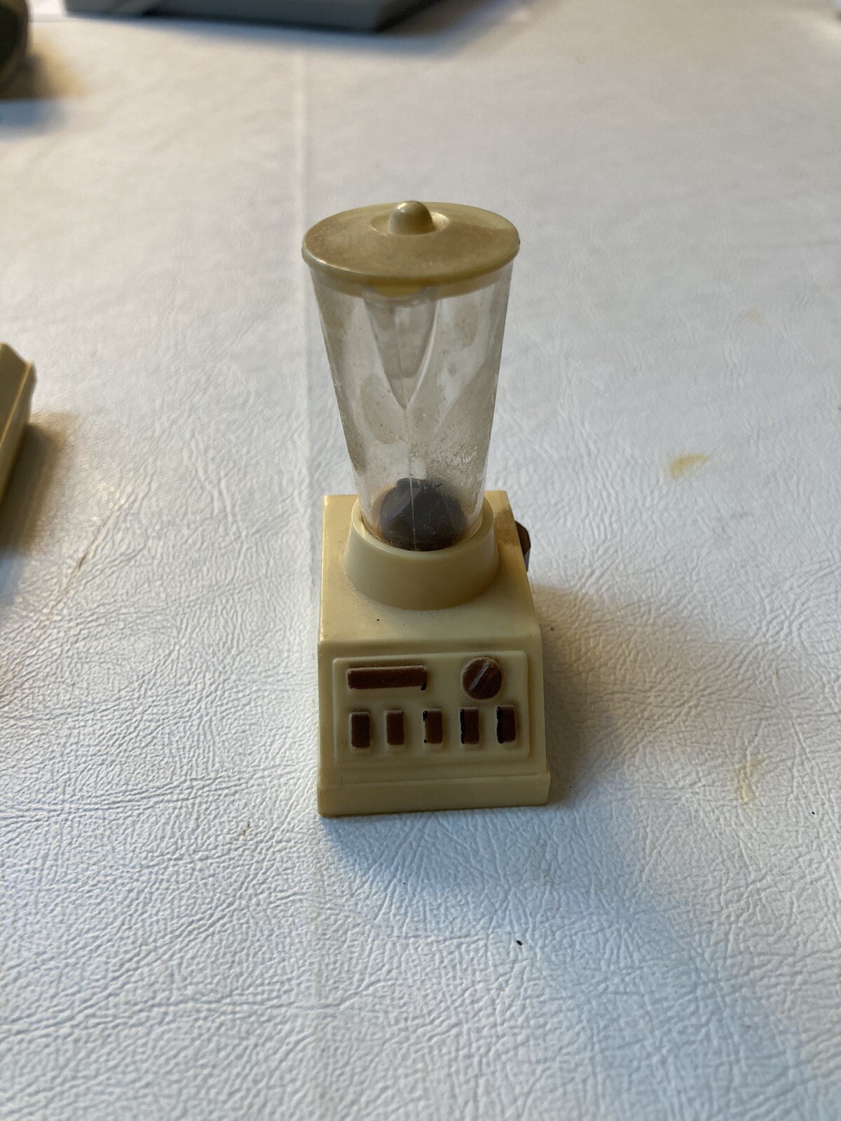 Vtg 1980 Durhamatic Mini Wind-Up Appliances Toy Sewing Machine Mixer Blender Fan