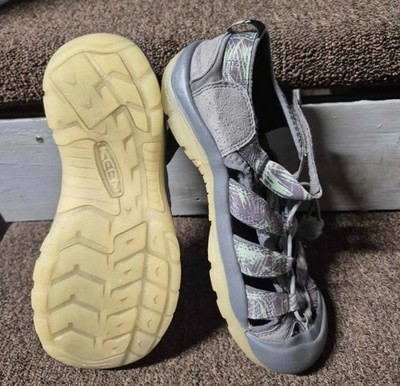 keen sandle, size 5 boys, used