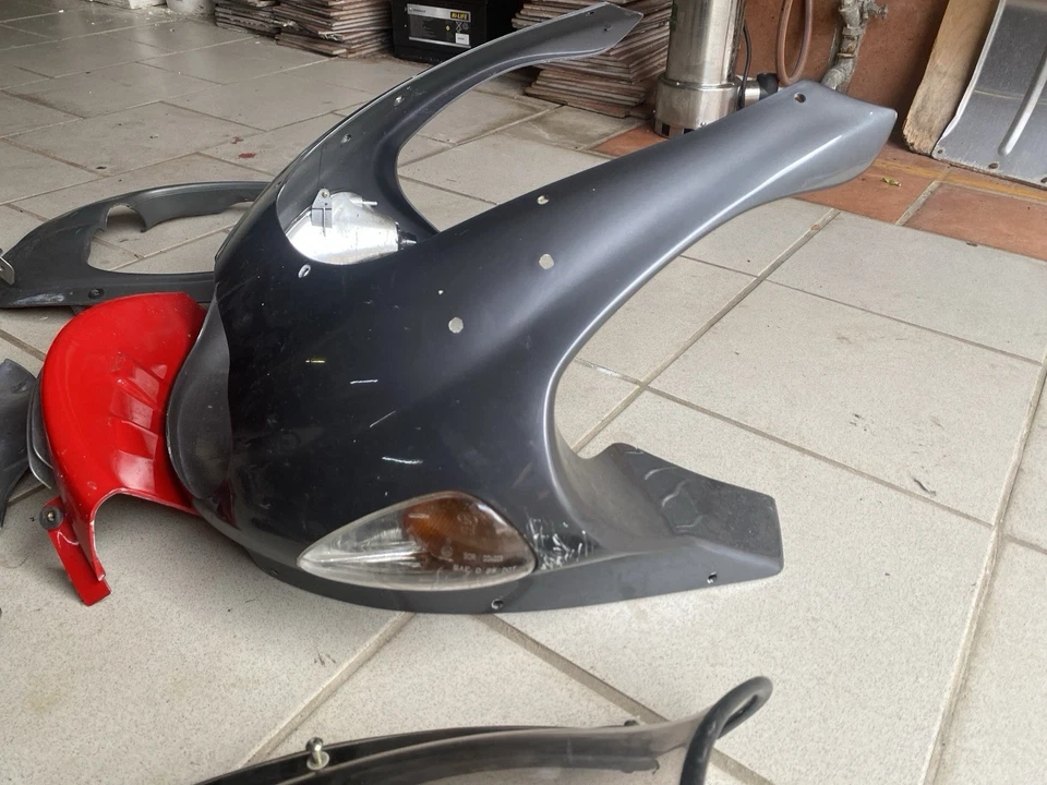 Ducati ST2 ST4 Verkleidung vorne Mitte Kanzel 50708 - Bild 4 von 4