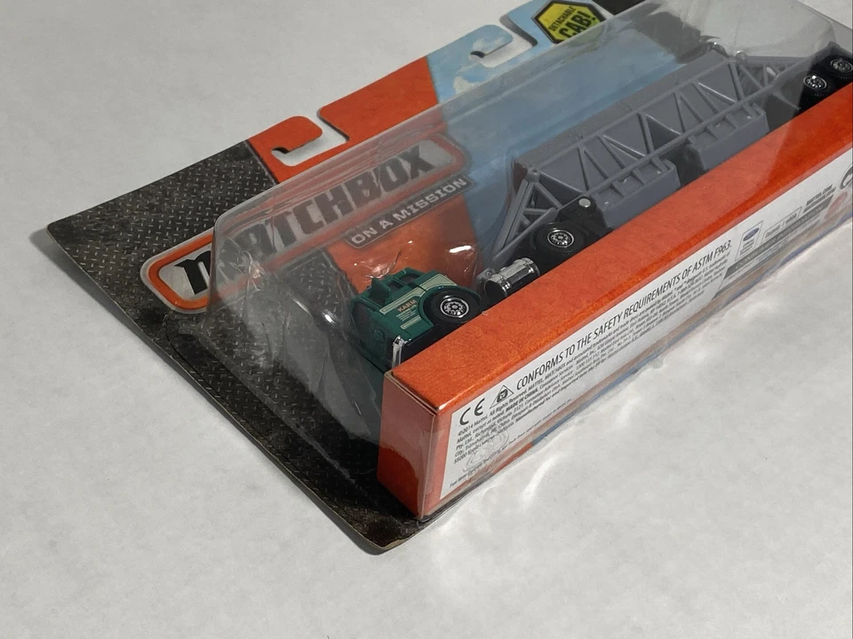 Matchbox 2014 On A Mission Ford C-8000 & Hopper Trailer Sealed - Image 4 of 4