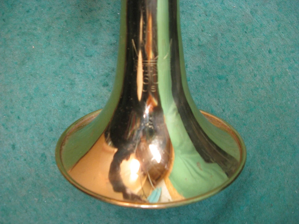 Trompeta King 601 con montura para pulgar - Reacondicionada - Estuche y boquilla UMI 7C Foto 4 de 4