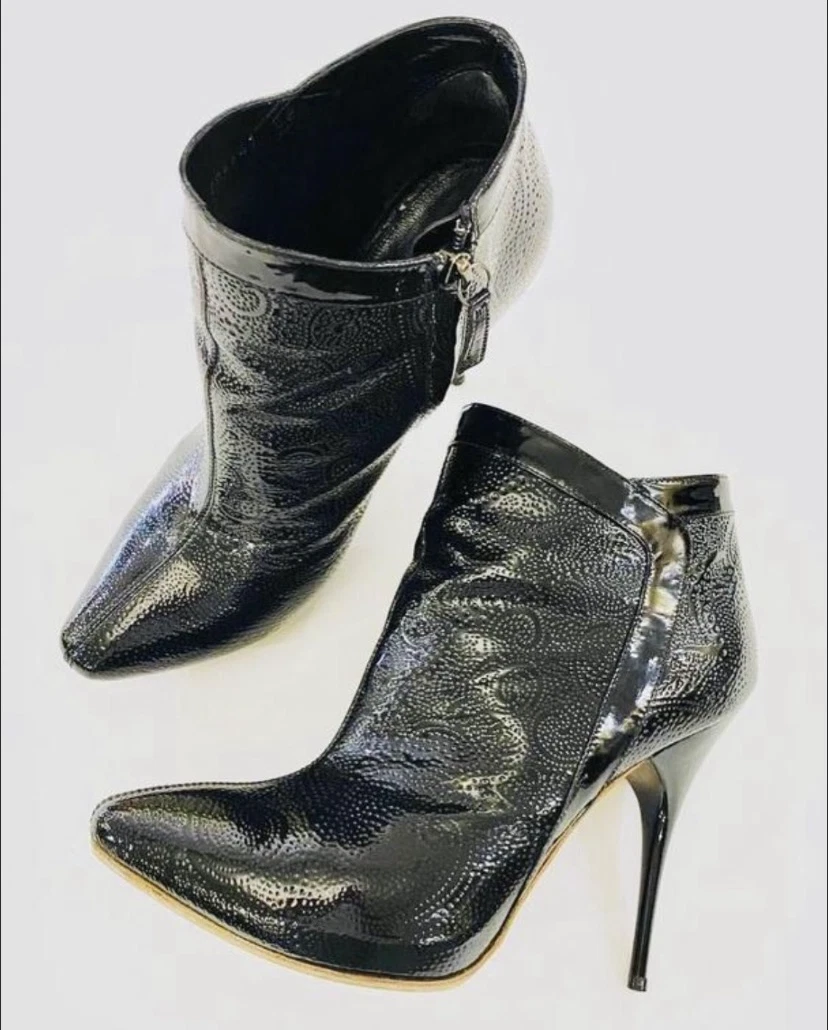Alexander McQueen — Alexander McQueen Black Embossed Patent Leather Ankle Boots Heels EU 38 US 8