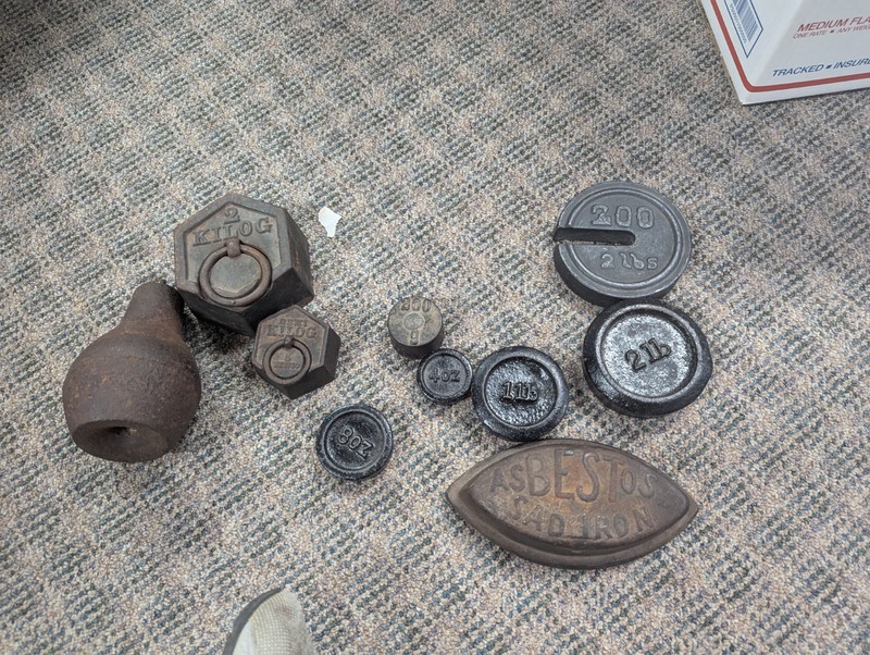 antique weights and measures lot 2kg 1kg 2lb 1lb 200g 8oz 4oz cast iron