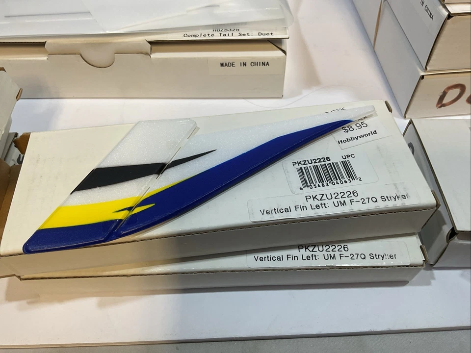 Lote de secciones de cola de avión Parkzone y Hobbyzone R/C - Stryker, Duet, P-40 Foto 2 de 4