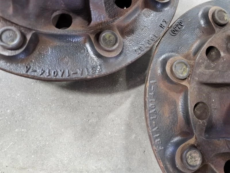 Б/У 2000 FORD F450 2WD ПАРА ПЕРЕДНИХ УДЛИНИТЕЛЕЙ СТУПИЦЫ 8 ЗАЖИМОВ 19,5 дюйма размер колеса - Изображение 2 из 4