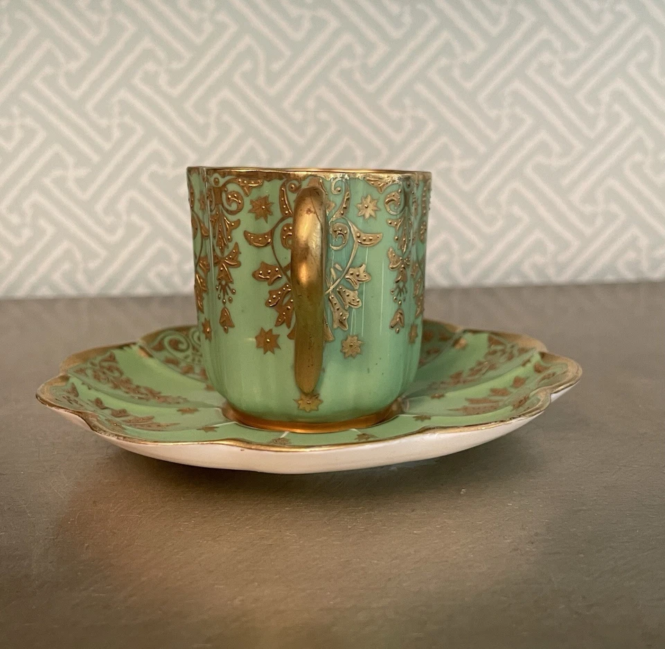 Juego de tazas y platillos Coalport Demitasse verde y dorado AD 1750 6 disponibles AD 2767 Foto 4 de 4