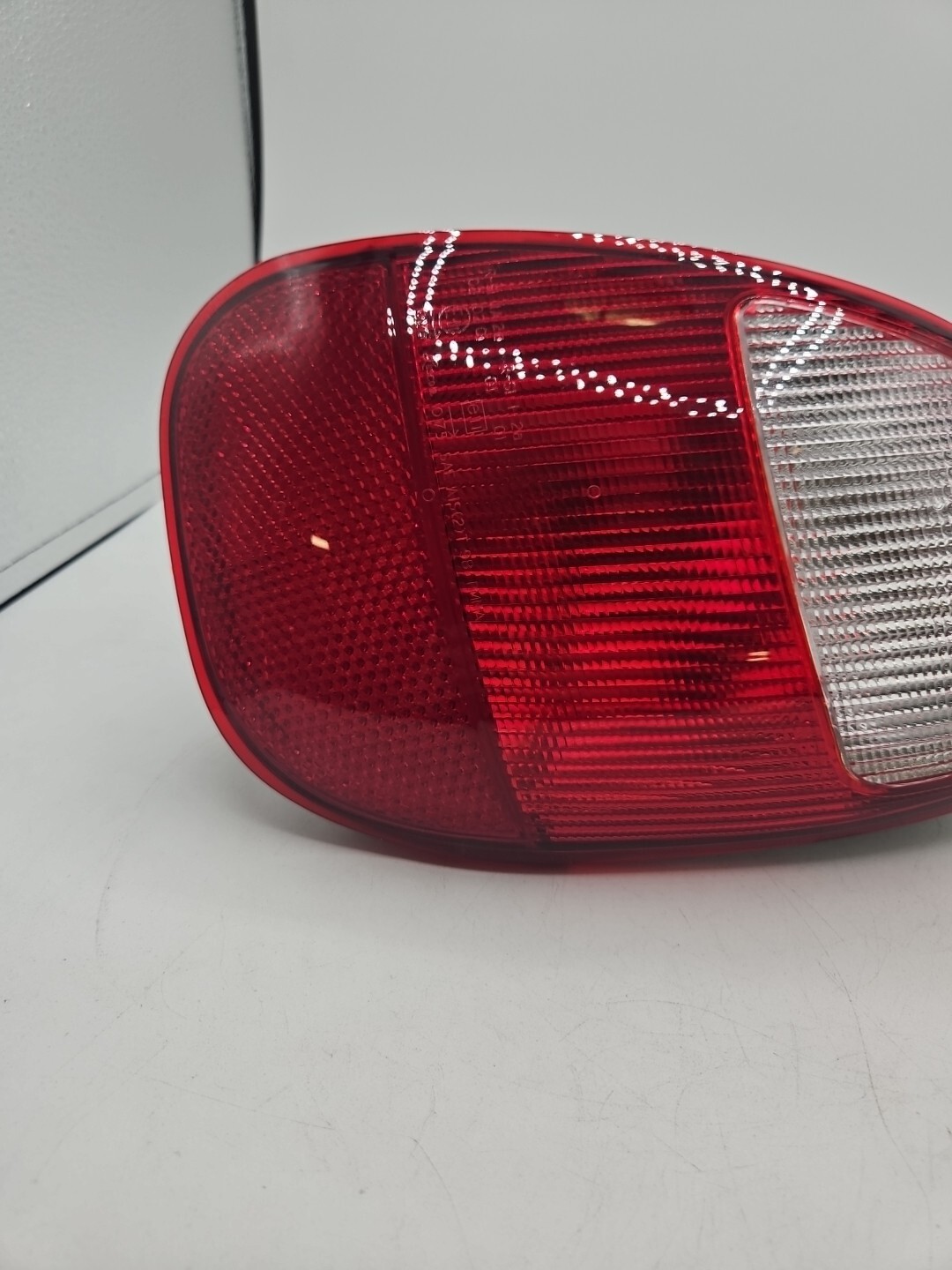 BENTLEY LAMP UNIT REAR OUTBRD RH (PM57359PA)