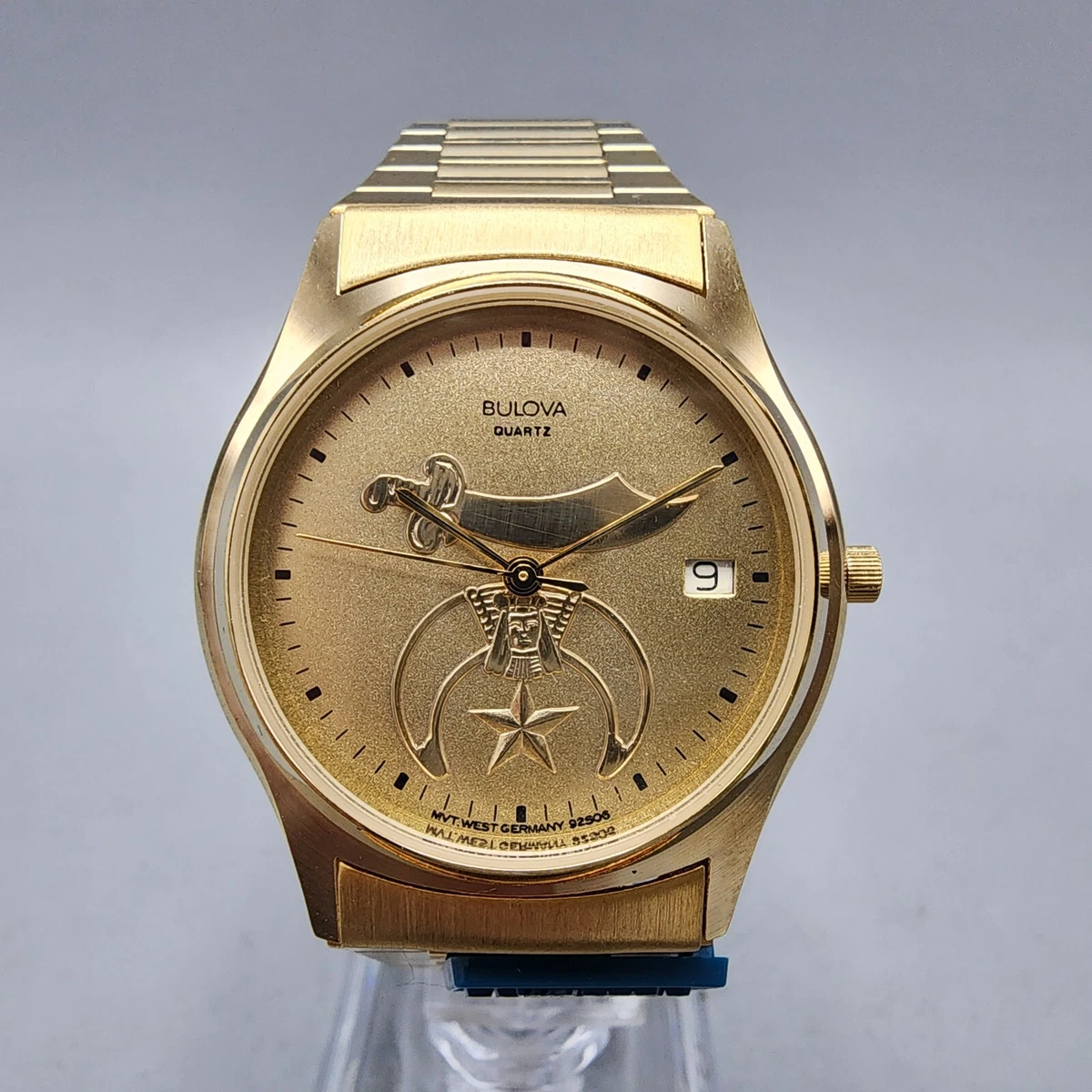 VTG Bulova Masonic Watch Men Gold Tone Gold Dial Date 32mm Round 
