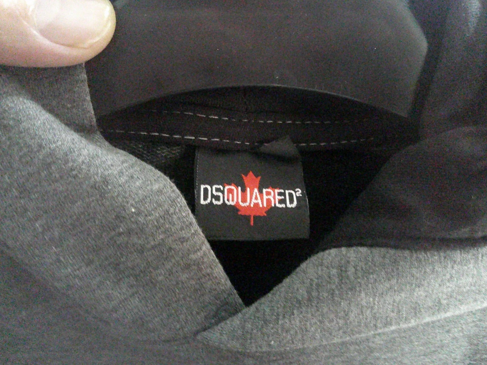 DSQUARED2 dsquared 2 felpa con cappuccio bambino taglia 9 10 ottime condizioni nessun danno.
