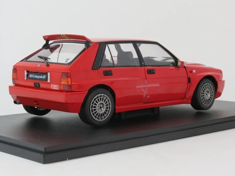 Solido Lancia Delta HF Integrale red 1995 1/18 S1807807 - Immagine 3 di 3