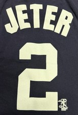 Vintage New York Yankees Derek Jeter 2 Majestic T-Shirt Medium MLB Baseball