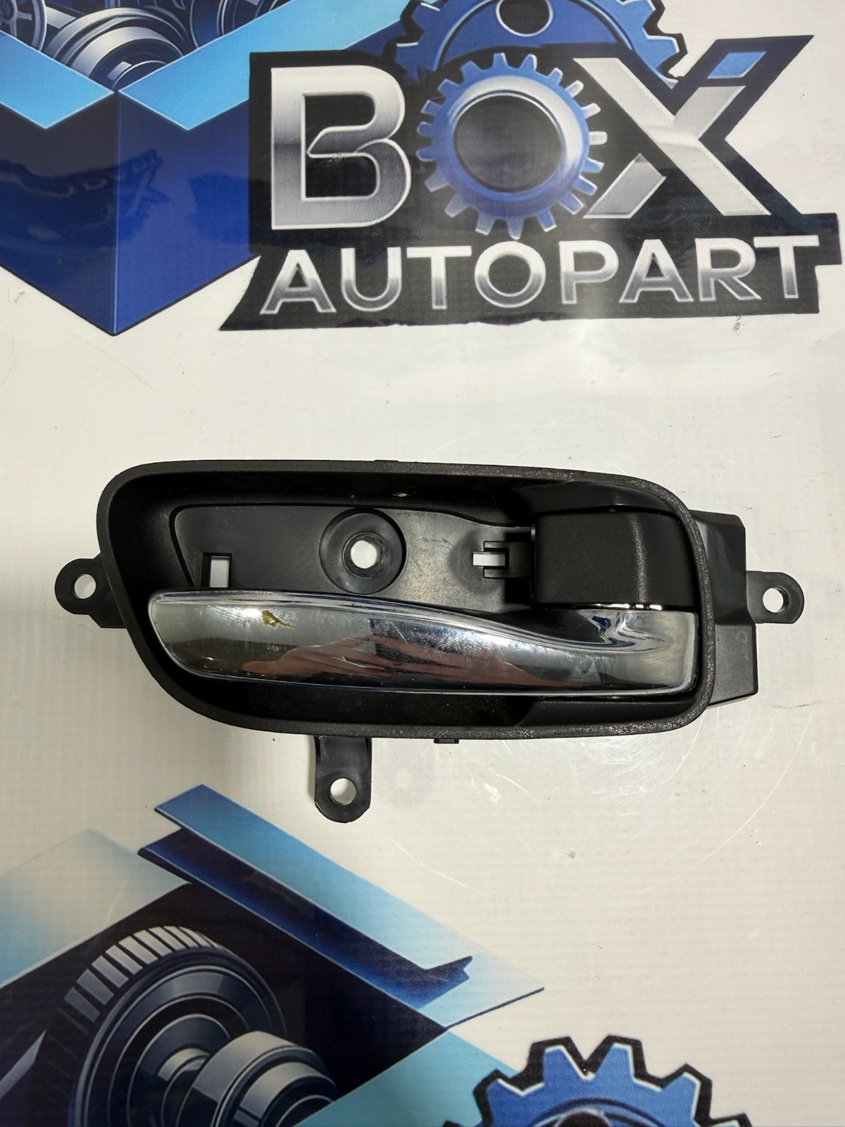 2013-2018 Nissan Pathfinder Interior Door Handle Right Side OEM