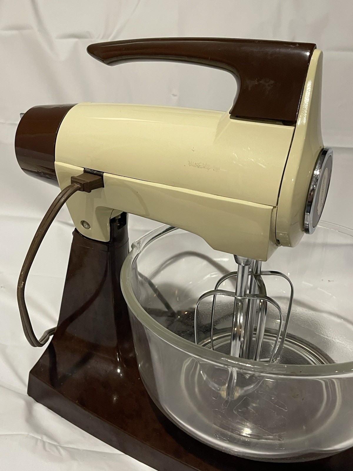 VINTAGE SUNBEAM VISTA DELUXE MIXMASTER 12 Speed Mixer w/ Bowls Dough Hooks -9gw
