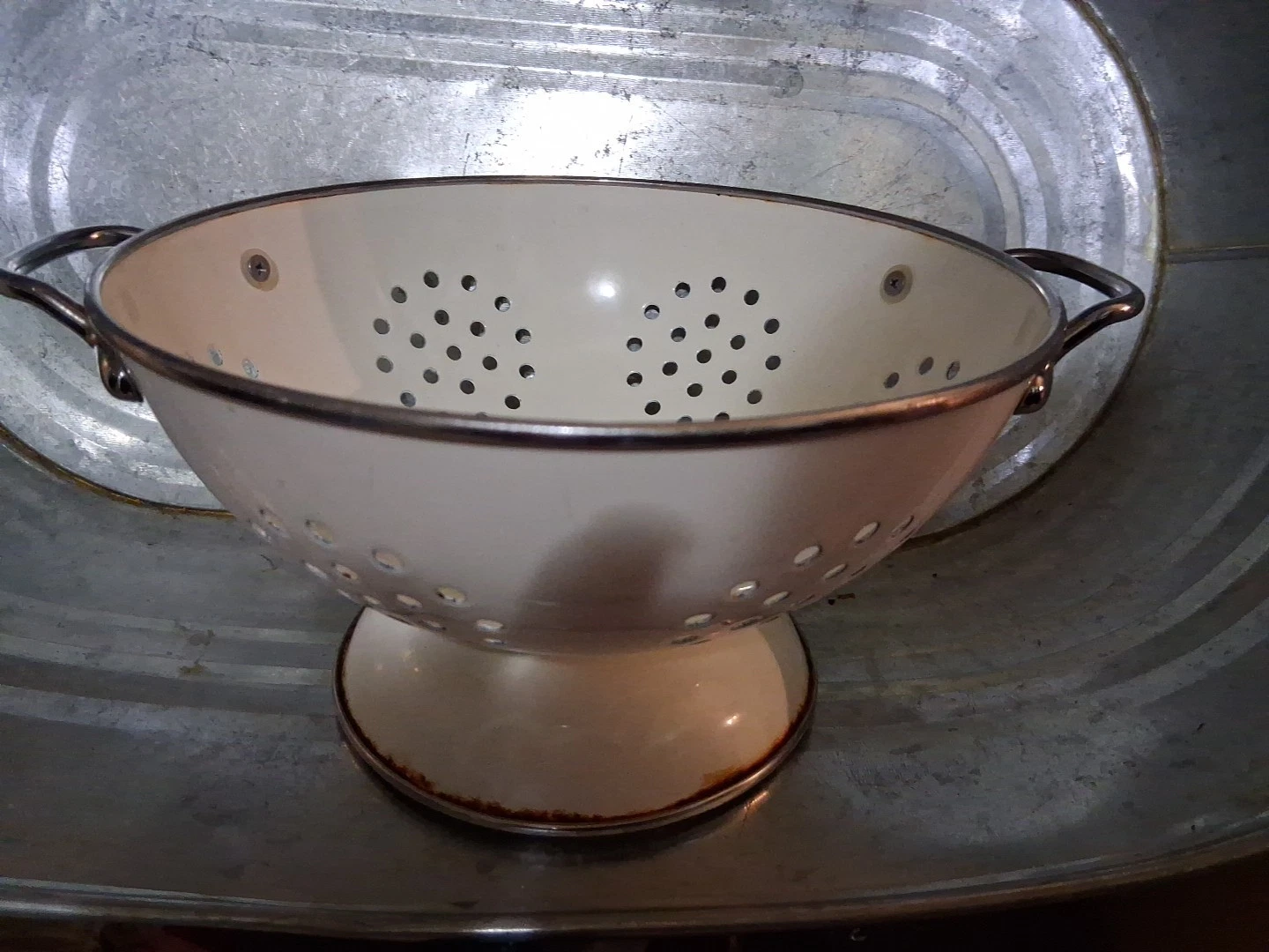 Vtg White Enamel Colander 4.75” Tall, 8.75” Diameter, Used