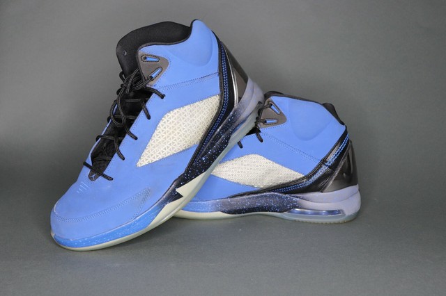 mens basketball shoes size 12