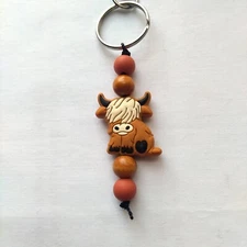 Cartoon Keychain Highland Cow Silicone Bead and Wood Bag Charm Clip Car Keyring