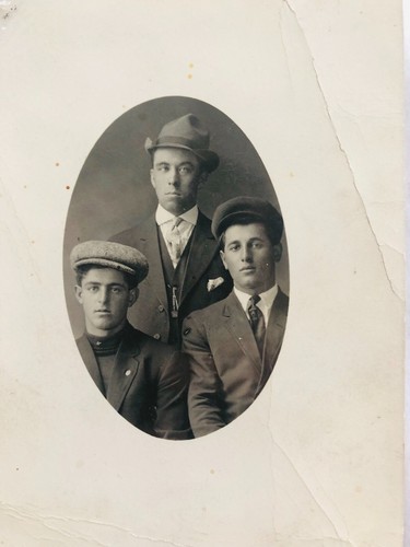 Estate Collection Lot of 8 Gay-Interest Endearing Postcards Photos Ephemera - 第 5/10 張圖片