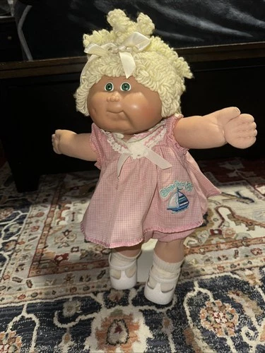 Cabbage Patch Kid – Double Ponytails , Green Eyes HM14 wearing pink salior dress