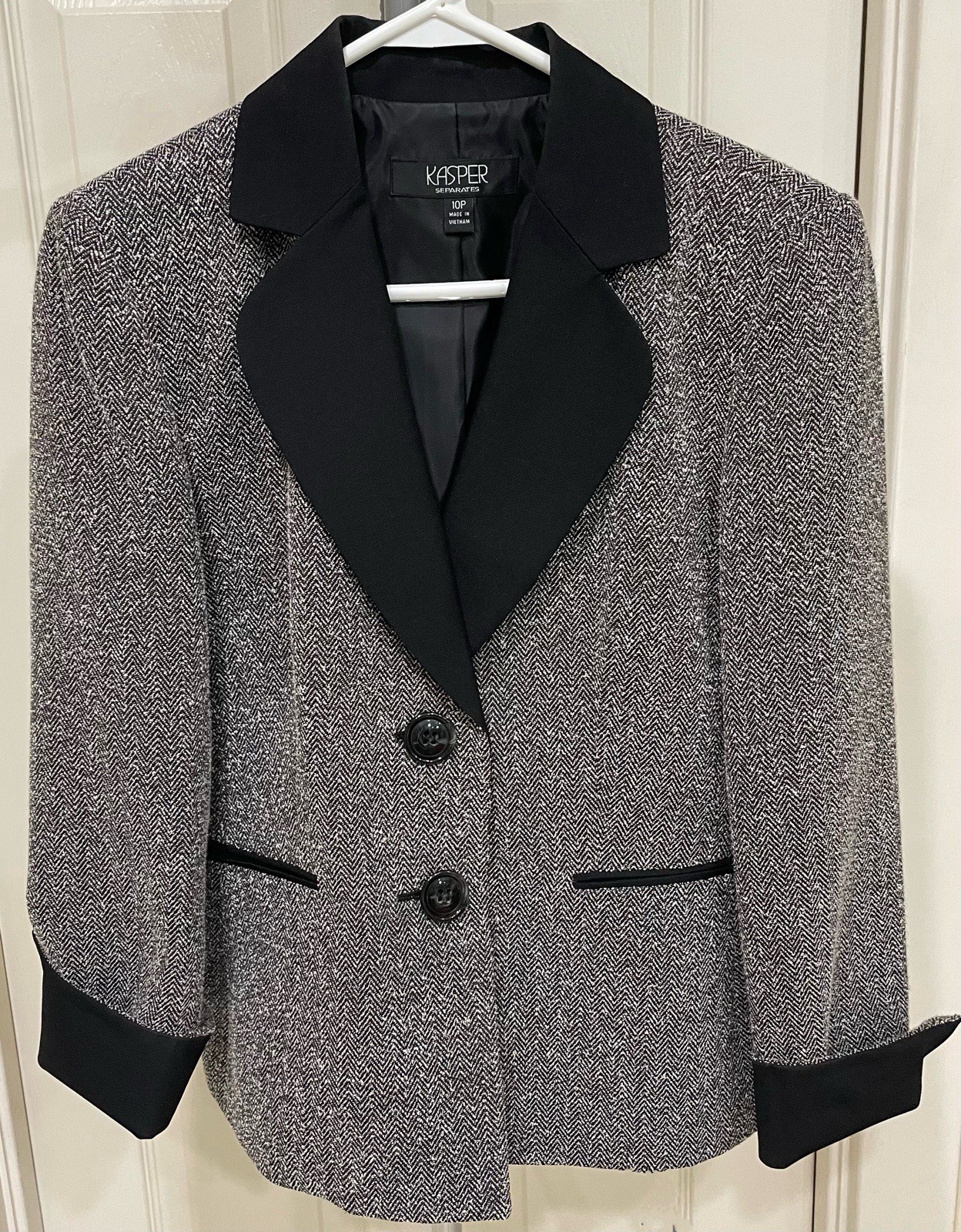 KASPER SEPARATES Black Ivory Two Button Blazer Ja… - image 1