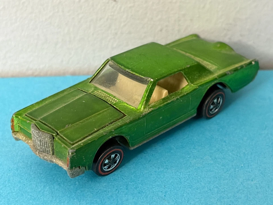 Hot Wheels Redline 1968 verde claro US Custom Continental Mark III US blanco int Foto 3 de 4