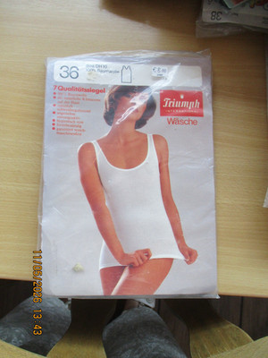 Vintage Triumph Damen Unterhemd Hemdchen Dina Gr 36 Farbe haut sexy erotisch