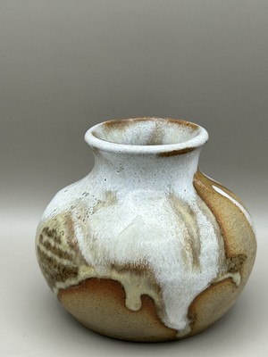 Millbrook Keramik Vase gemarkt für Peter Curtis. Studiokeramik 7 cm hoch 