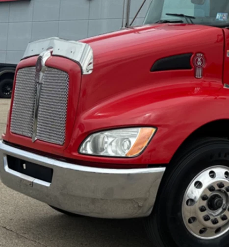 Deflector de insectos Kenworth T300-T370 de acero inoxidable protector de capó Foto 3 de 4