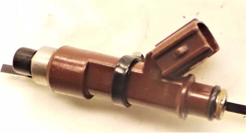 05-09 INYECTOR DE COMBUSTIBLE LEXUS GX470 SR5 4,7 L 8CYL  Foto 2 de 4