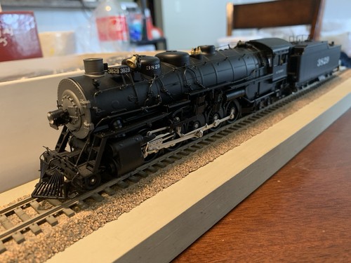 Ho Scale Steam Locomotive: ATSF 2-10-4 Dcc Sound