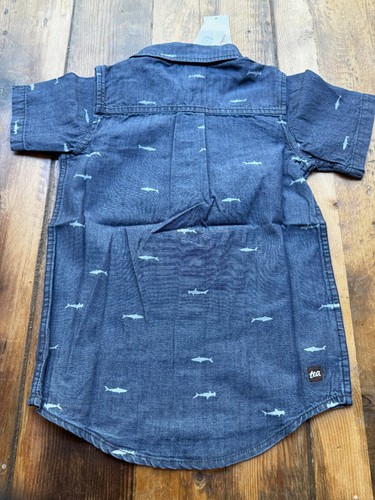 NWT Tea Collection Boys Chambray Woven Short Sleeve Button Shirt Sharks Size 6 - Picture 2 of 4