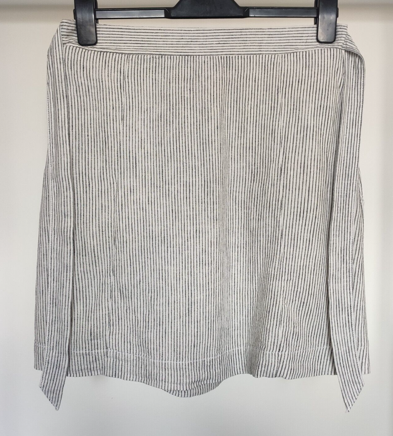 Papaya Mini Skirt  Size 10 White &Black Pinstripe Linen Blend Elasticated Waist-image
