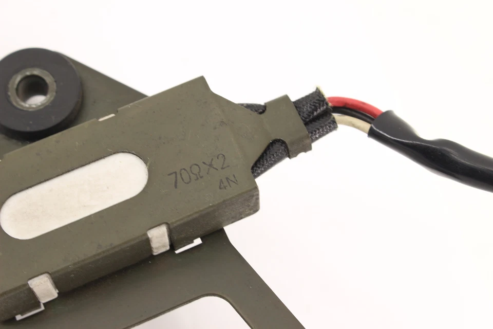 Interruptor sensor subchasis trasero Suzuki Sv1000s 2005 Foto 3 de 4