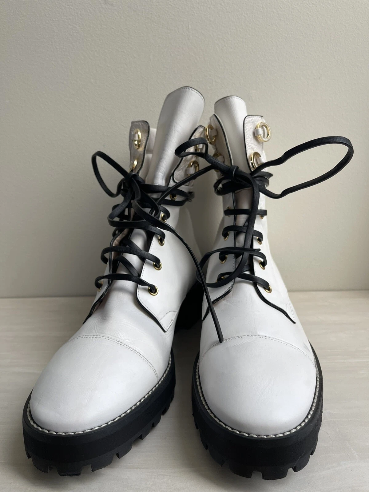 Stuart Weitzman Lexy White Leather Lace up Ankle Combat Boots 9.5 Booties