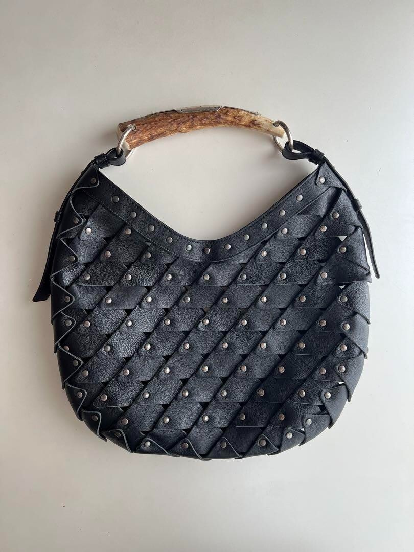 Borsa a tracolla YVES SAINT LAURENT SS2002 MOMBASA borchie manico in legno