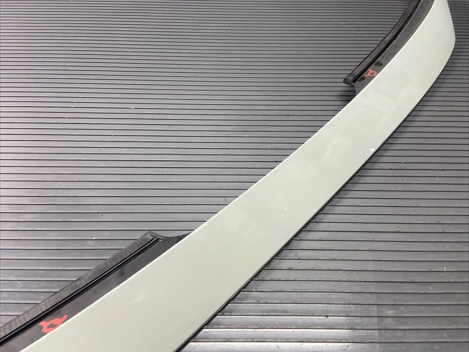 2009-2017 Volkswagen Tiguan Rear Trunk Lid SpOiler Pure White OEM *NOTE* - Image 4 of 4