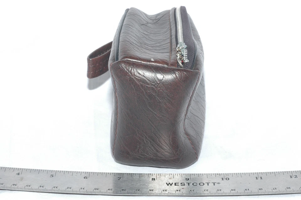 Vintage vinyl small camera case with belt loop 5 x 3 x 2-12 inches internal size - Image 3 of 4