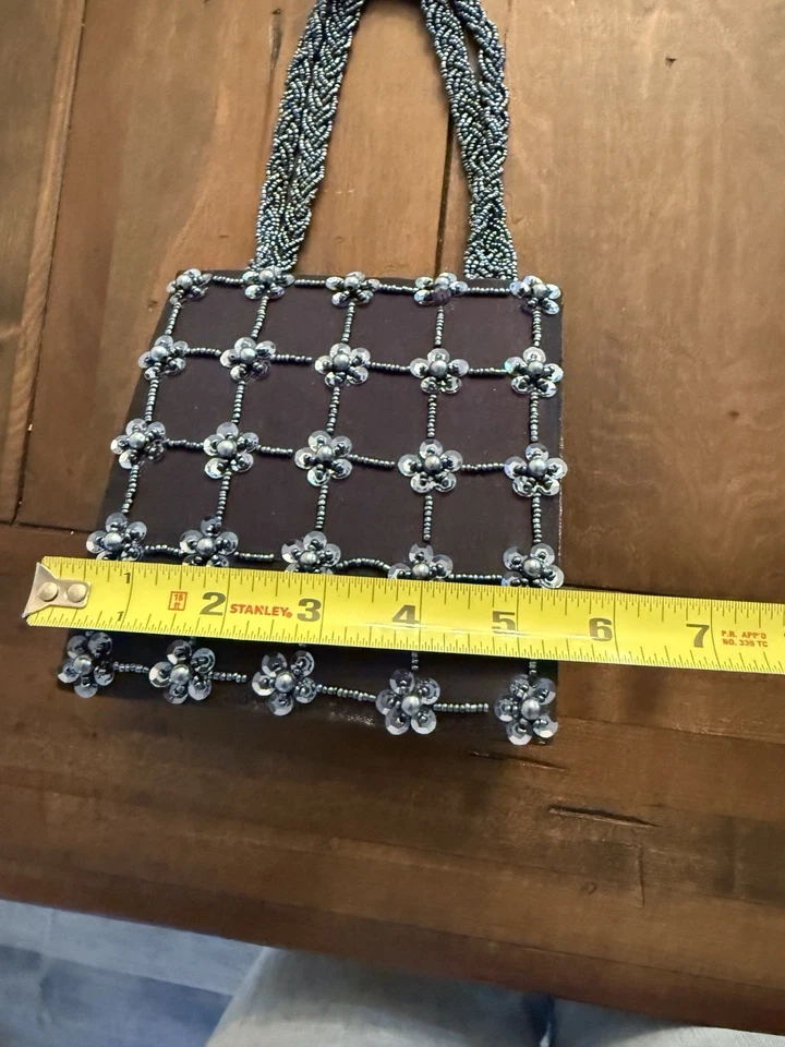 Sasha Beaded Evening Bag. Beautiful Flower Design With The Beads 2 Straps - Image 3 of 4