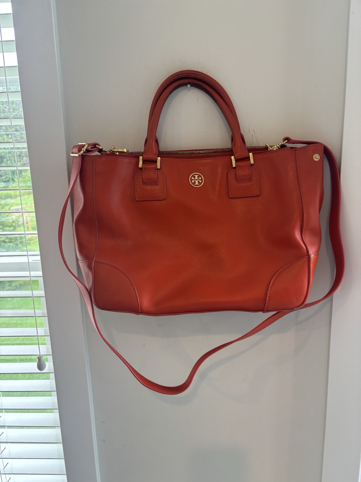 Tory Burch Robinson Double Zip Tote Bag Orange Saffiano Leather Gold Trim Purse