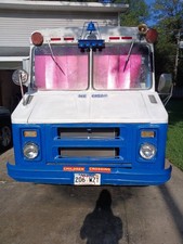 1976 Chevy P20 Stepvan Ice Cream Truck Blue-White