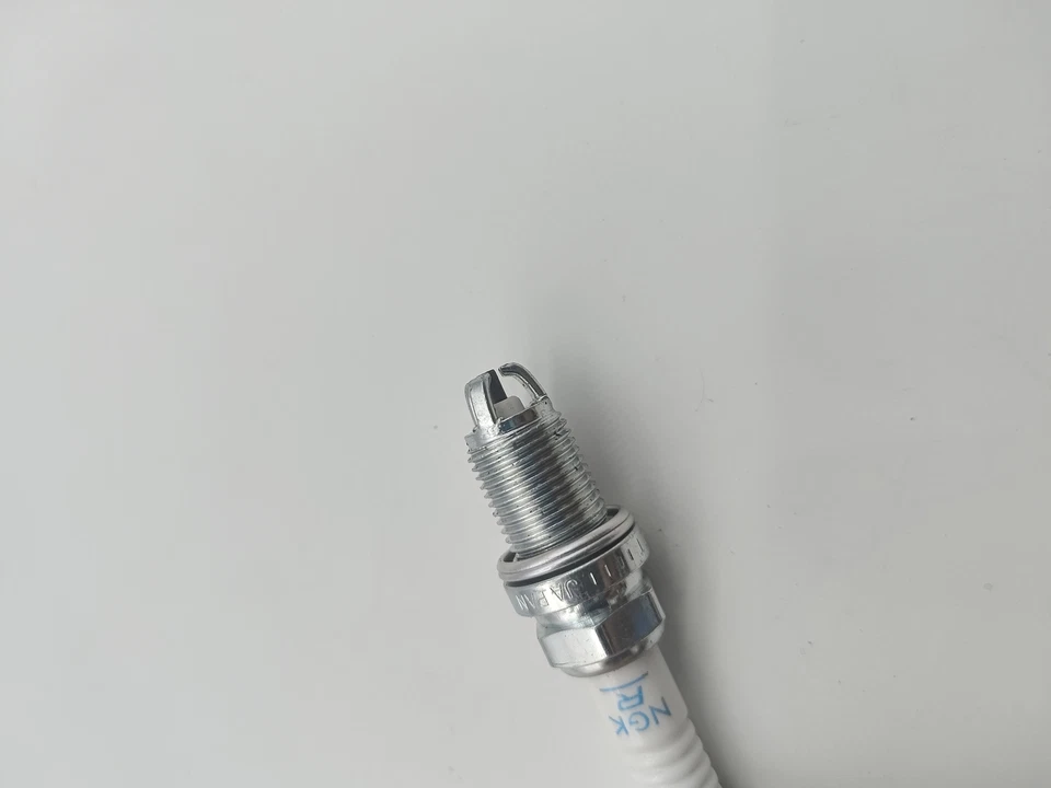 Juego de 4 bujías 2397 nuevas para Audi Cabriolet 1994-98 Foto 3 de 4